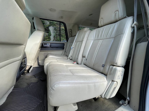 Used 2015 Lincoln Navigator L 4WD w/ Equipment Group 101A Reserve image 12