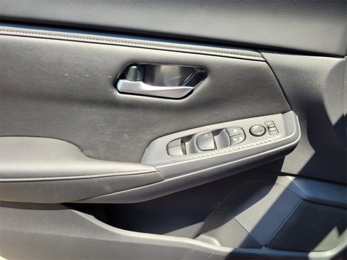 Used 2024 Nissan Sentra SV image 30