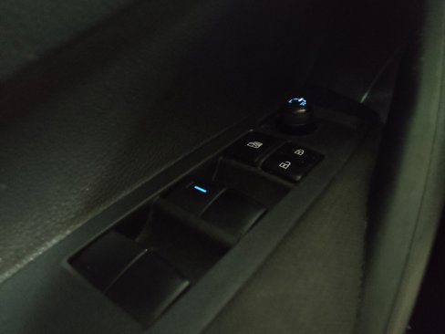 Used 2021 Toyota Corolla LE image 27