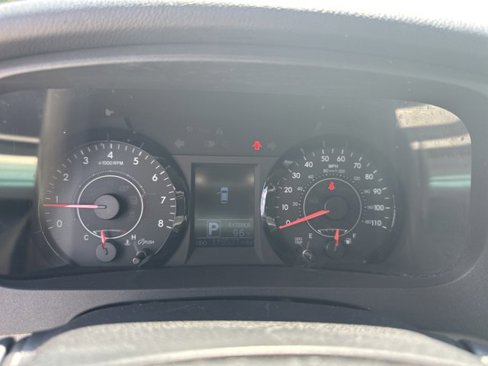 Used 2015 Toyota Sienna LE image 31