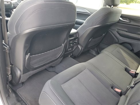 Used 2023 Jeep Grand Cherokee Laredo image 22