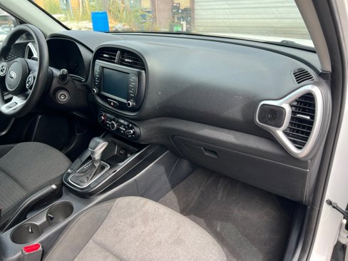 Used 2021 Kia Soul S image 16