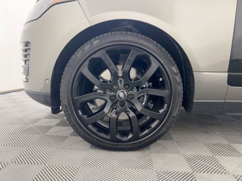 Used 2020 Land Rover Range Rover HSE image 10