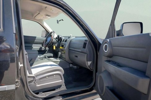 Used 2007 Dodge Nitro SXT image 12