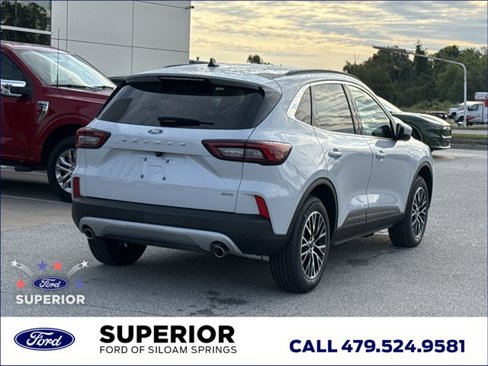 New 2025 Ford Escape SE image 3