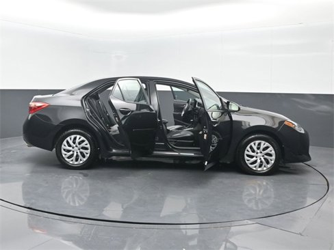 Used 2019 Toyota Corolla LE image 27
