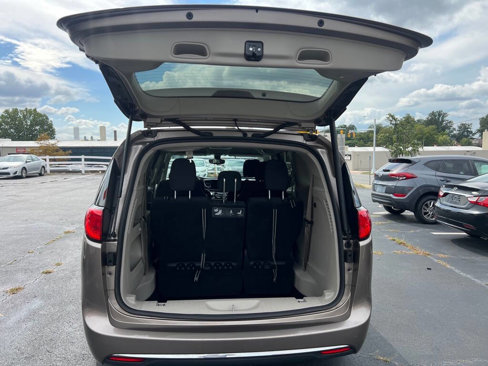 Used 2017 Chrysler Pacifica Touring Plus w/ Tire & Wheel Group image 13