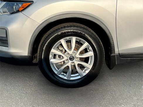 Certified 2020 Nissan Rogue SV image 28