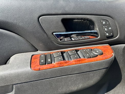 Used 2010 Chevrolet Avalanche LTZ image 10