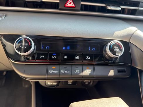 Used 2023 Hyundai Elantra SEL image 22