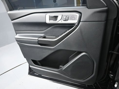 Used 2020 Ford Explorer Limited image 15