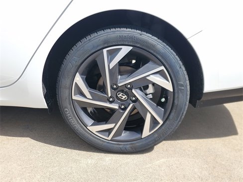New 2025 Hyundai Elantra Sport image 7
