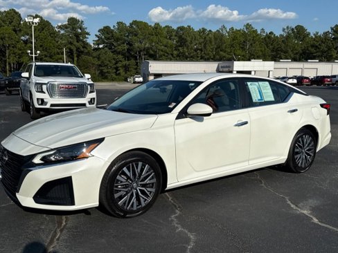 Used 2023 Nissan Altima 2.5 SV image 7