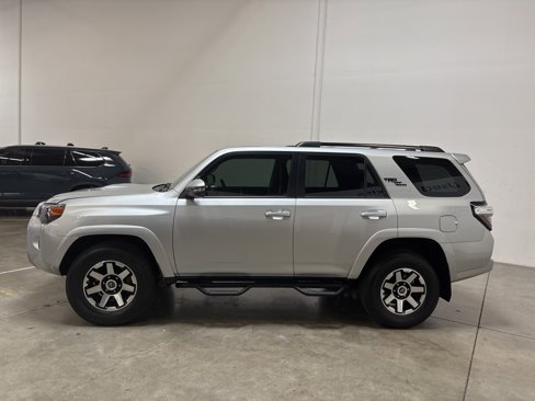 Used 2022 Toyota 4Runner TRD Off-Road Premium image 2