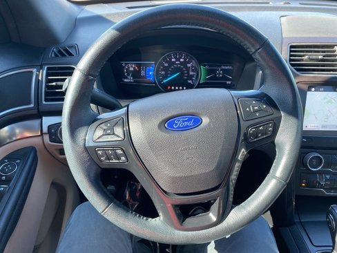 Used 2018 Ford Explorer XLT w/ Equipment Group 202A image 14