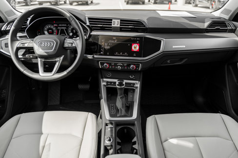 Certified 2025 Audi Q3 2.0T Premium Plus image 8