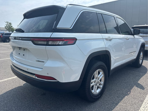 Used 2022 Jeep Grand Cherokee Laredo w/ Luxury Tech Group I image 2