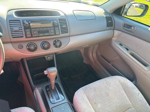 Used 2004 Toyota Camry LE image 15