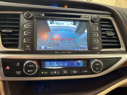 Used 2017 Toyota Highlander Limited Platinum image 13