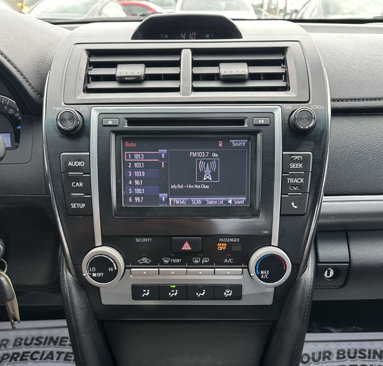 Used 2014 Toyota Camry SE image 16