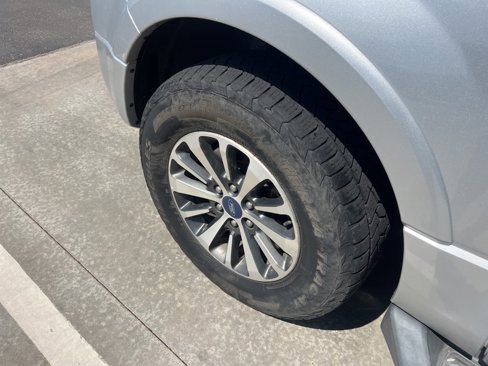 Used 2016 Ford Expedition EL XLT image 3