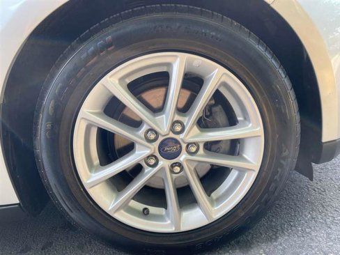 Used 2015 Ford Focus SE image 82