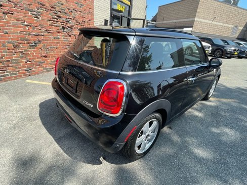 Used 2018 MINI Cooper 2-Door Hardtop image 6