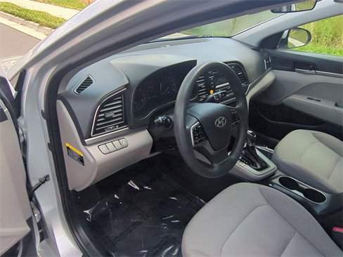 Used 2018 Hyundai Elantra SE image 29