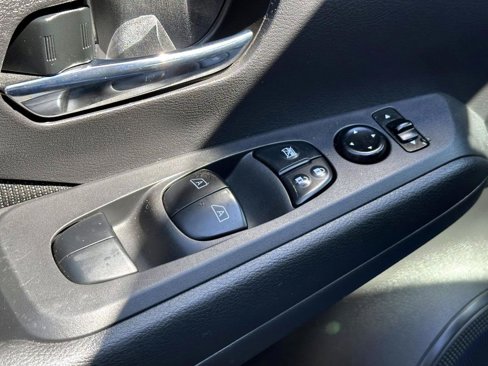 Certified 2022 Nissan Kicks SV image 16