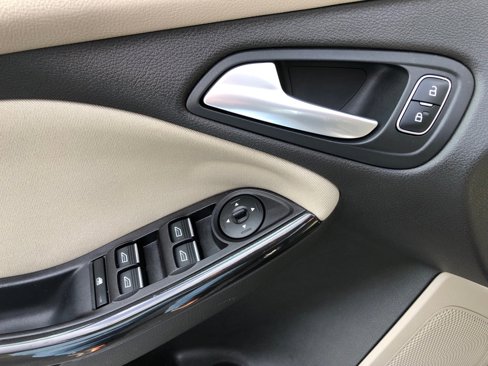 Used 2016 Ford Focus Electric Hatchback image 17