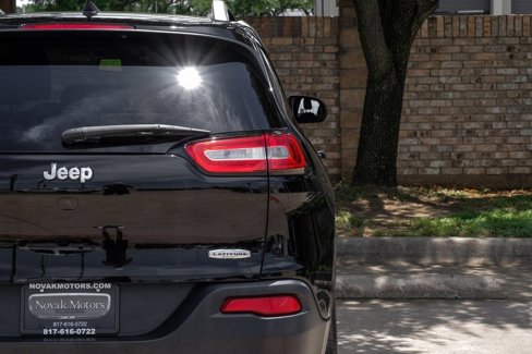 Used 2017 Jeep Cherokee Latitude w/ Comfort/Convenience Group image 59