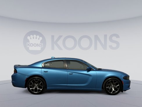 Used 2015 Dodge Charger SXT w/ Driver Confidence Group image 8