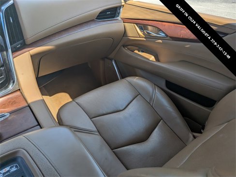 Used 2017 Cadillac Escalade Platinum image 18