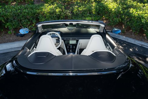 Used 2025 Aston Martin DB12 Convertible image 9