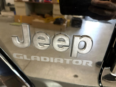 Used 2021 Jeep Gladiator Sport image 93