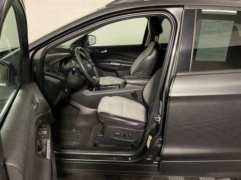 Used 2017 Ford Escape SE w/ Equipment Group 201A image 18
