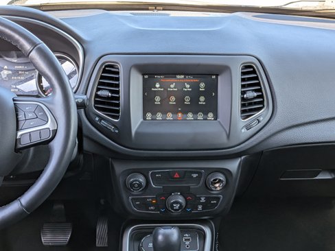 Used 2021 Jeep Compass Latitude w/ Convenience Group image 3