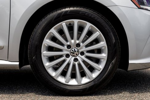 Used 2017 Volkswagen Passat 1.8T SE image 12