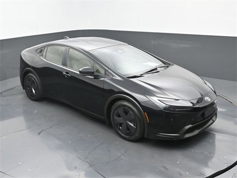 Used 2023 Toyota Prius LE image 27