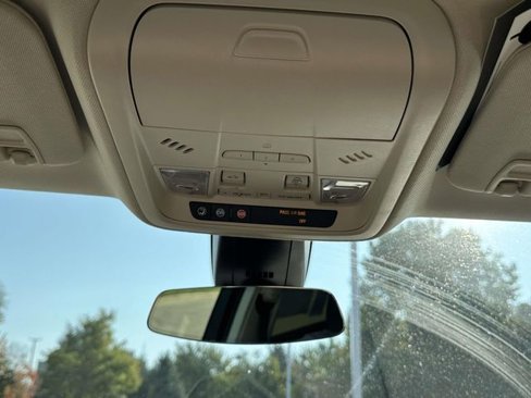 Used 2017 Cadillac XT5 Luxury w/ Driver Awareness Package image 38