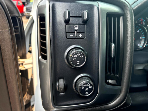 Used 2016 Chevrolet Silverado 1500 LTZ Z71 w/ LTZ Plus Package image 28