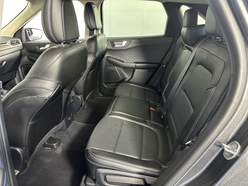 Used 2020 Ford Escape Titanium image 7