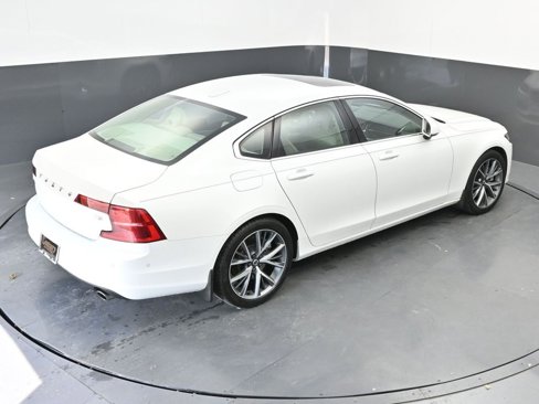 Used 2017 Volvo S90 T5 Momentum w/ Vision Package image 23