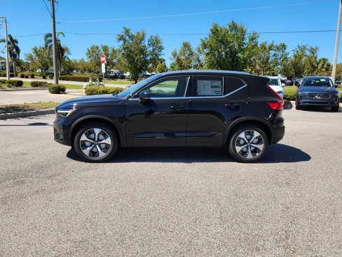 New 2025 Volvo XC40 B5 Core w/ Protection Package image 4
