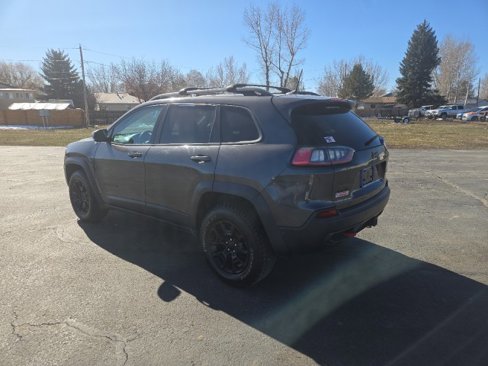 Used 2019 Jeep Cherokee Trailhawk image 7