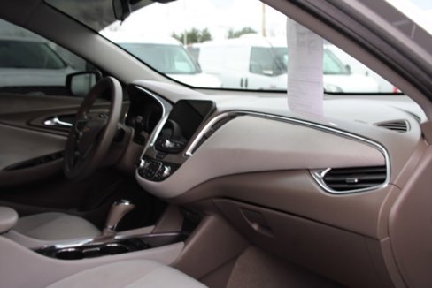 Used 2020 Chevrolet Malibu LT image 29
