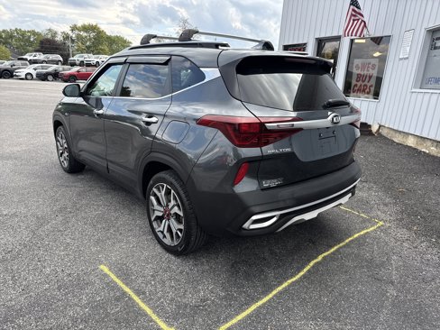 Used 2021 Kia Seltos SX w/ SX Sunroof Package image 3