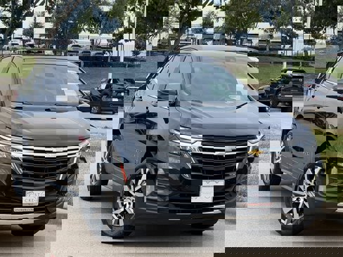 Used 2024 Chevrolet Equinox LT image 2