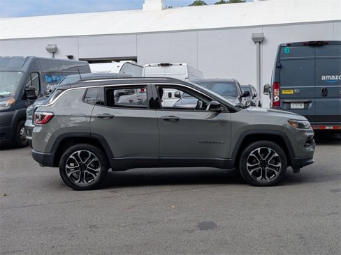 Used 2022 Jeep Compass Limited w/ Sun and Sound Group image 2