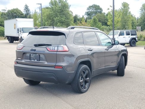 Used 2021 Jeep Cherokee Latitude Plus image 2